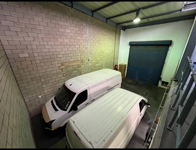 195M² WAREHOUSE TO LET IN STRIJDOMPARK